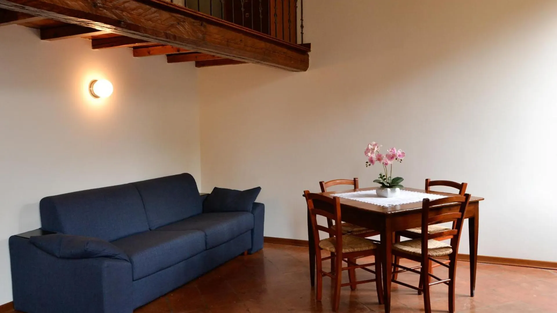 Suite Degli Estensi - Jacuzzi & Parking Ferrara